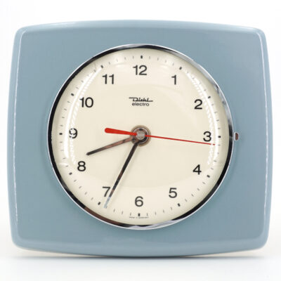 Cette horloge est neuve, pourtant elle date des années 60 ! horloge murale vintage diehl electro bleu retro