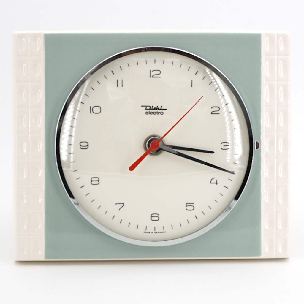 Cette horloge est neuve, pourtant elle date des années 60 ! horloge murale vintage diehl electro bleue griscreme retro