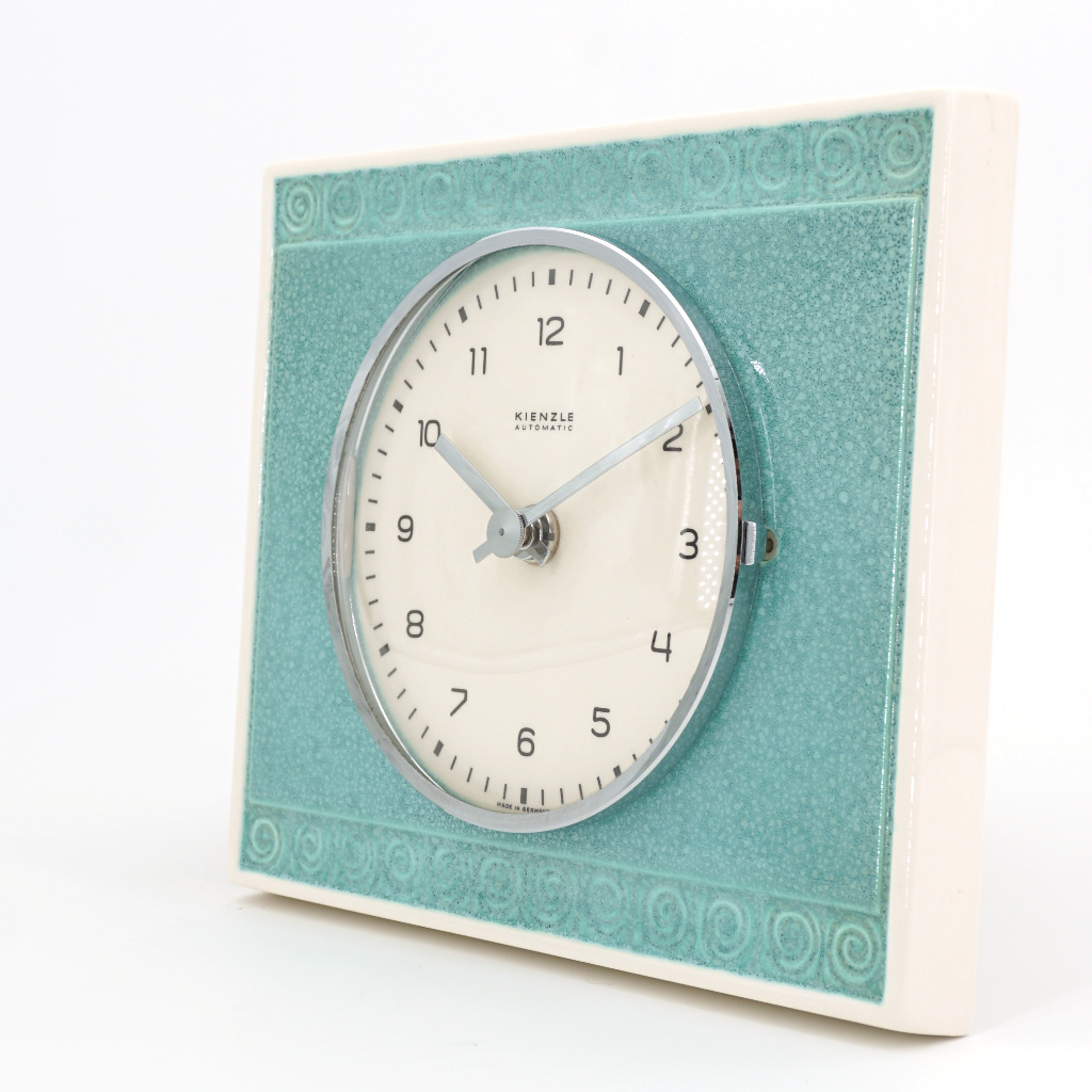 Horloge Murale Bleue/Verte Avec Relief Kienzle – Image 2