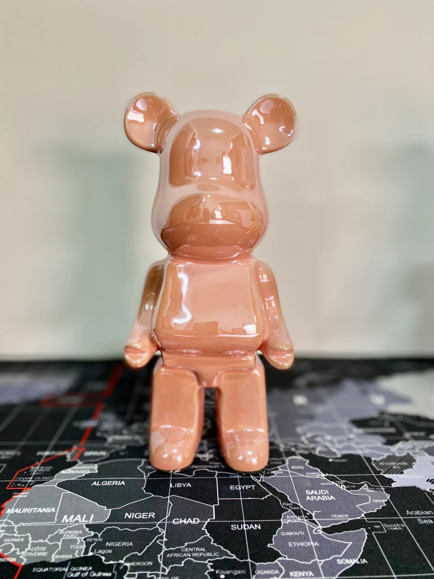 (NOUVEAUTÉ) Figurines Ours en Céramique - Rose (22 cm) (Édition Limitée) – Image 2